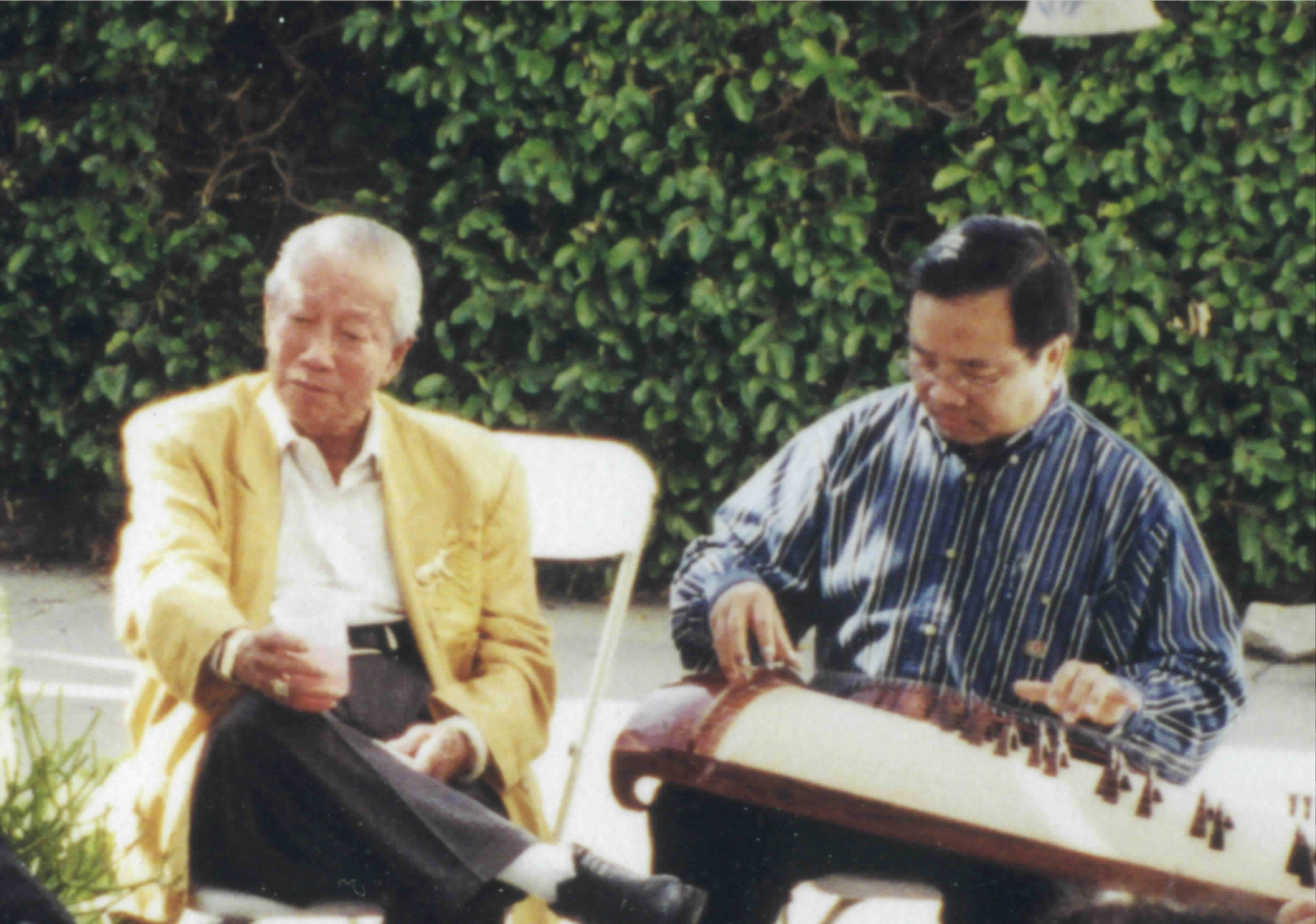 VietHung&NTPhong 2.jpg (368618 bytes)